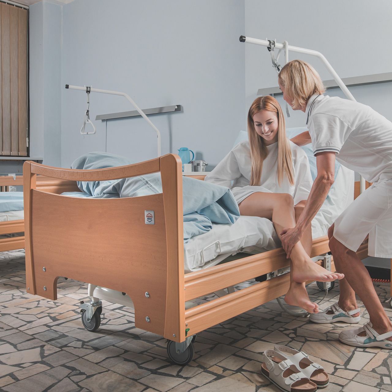 electric hospital bed manufacturer